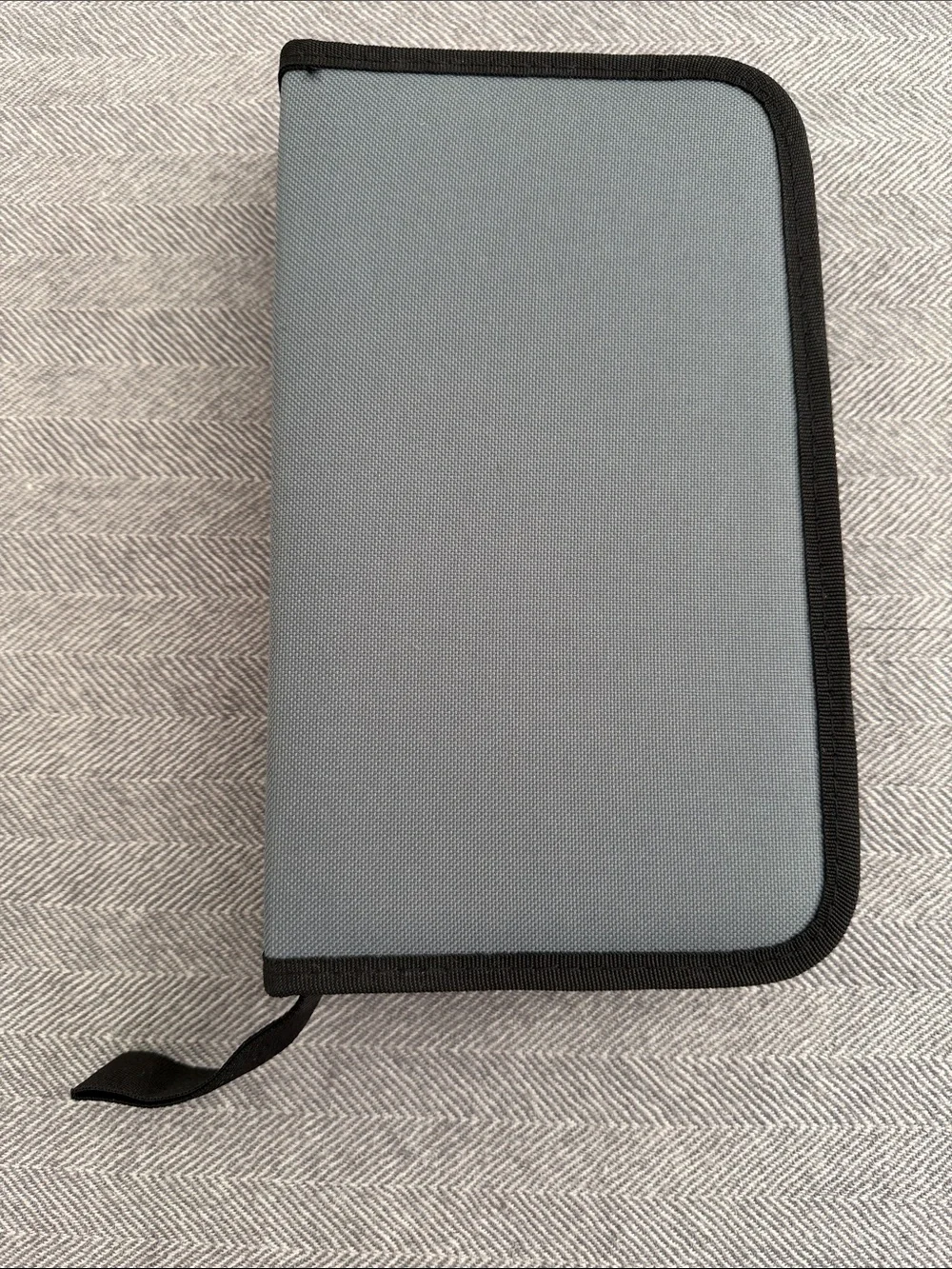 Grey Case 6,5/10,5 inches, 2 inch wide.